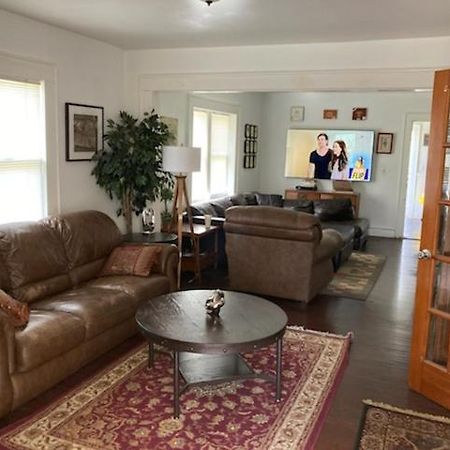 Country House On 1 Acre 4 Beds Great For Events Or A Quiet Weekend! Independence Zewnętrze zdjęcie
